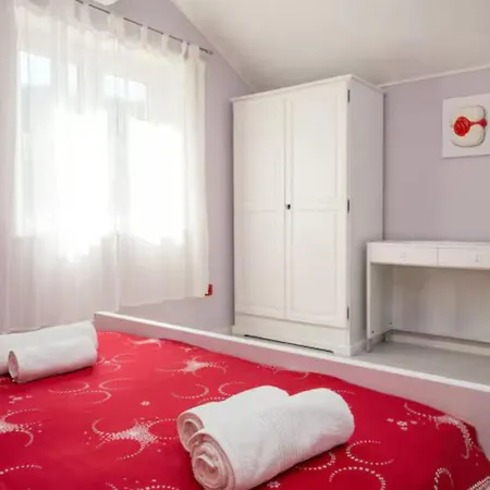 Сasa de vacaciones House Legosi